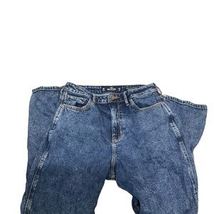 Hollister Curvy Ultra-High Rise Mom Jean